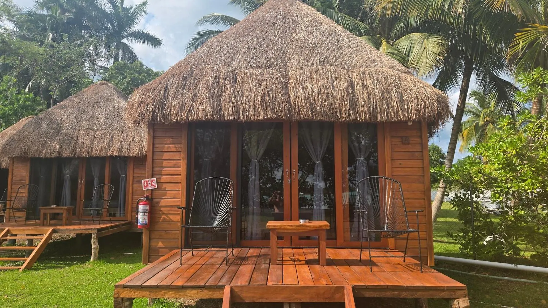 Playa Laguna Bacalar Beach Front